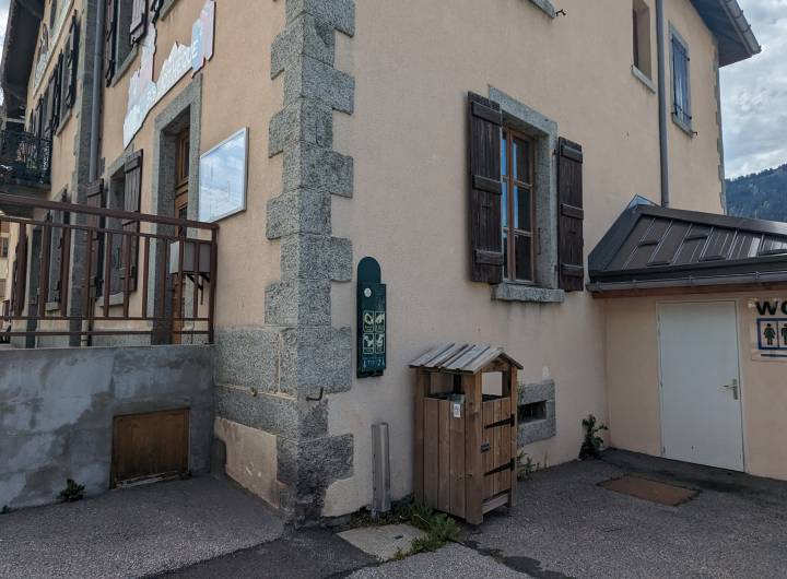 Lutte contre le jet sauvage de mégots de cigarette : cendriers et éteignoirs - Marie-Anaïs Lien