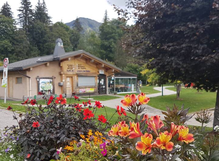 Fleurissement de Praz-sur-Arly aux Belles