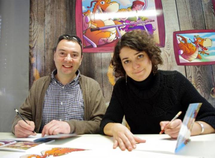 Le maire et scénariste, Yann Jaccaz, et le maire, Yann Jaccaz, au scénario, et la dessinatrice, Myriam Bouima