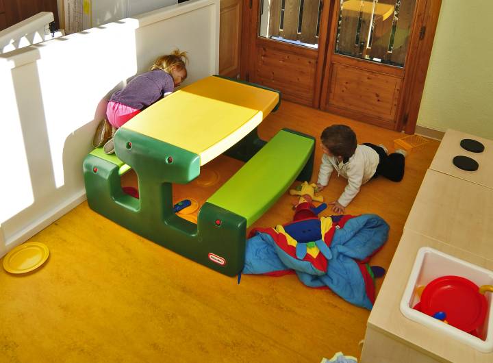Mobilier et jeux d'éveil de la crèche
