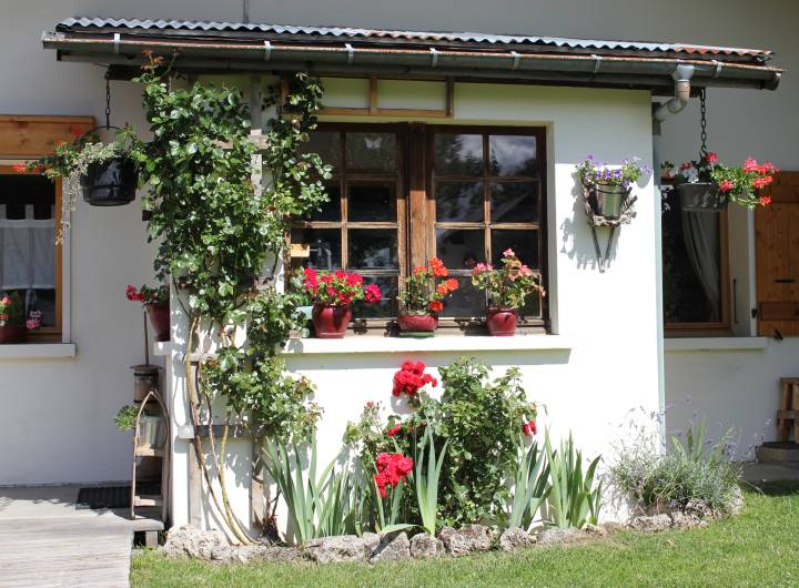 Concours des maisons fleuries 2023 : catégorie &quot;Ferme&quot; - Solange Cooke