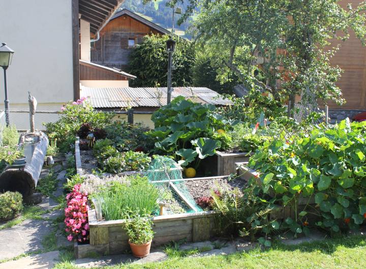 Concours des maisons fleuries 2023 : catégorie &quot;Chalet avec potager&quot; - Solange Cooke