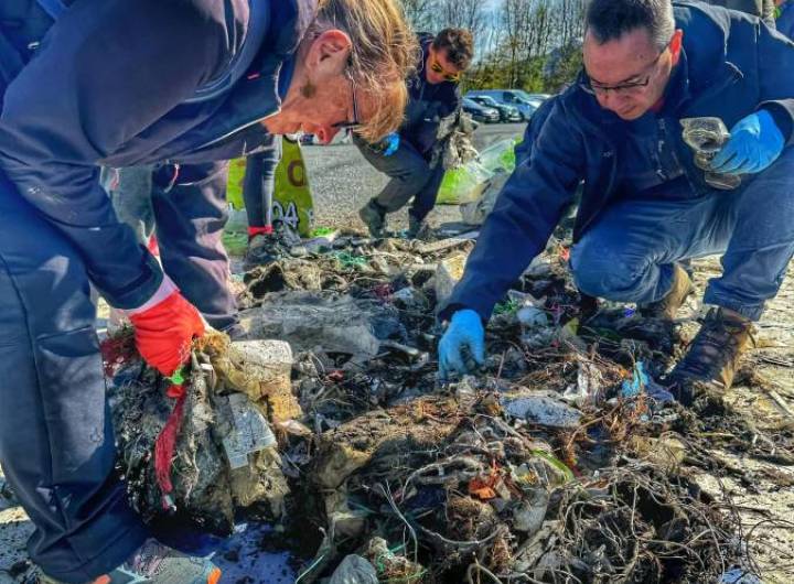 Opération Nettoyage de printemps avec des associations, des habitants et des élus ! - Praz-sur-Arly Tourisme