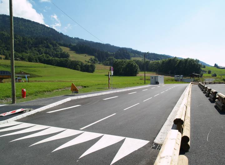 Route de l'Arly neuve en août 2011