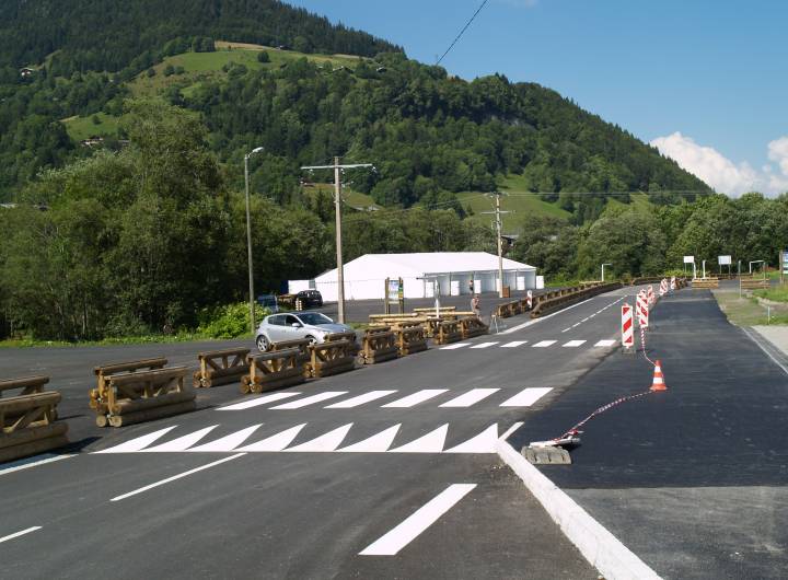 Route de l'Arly neuve en août 2011