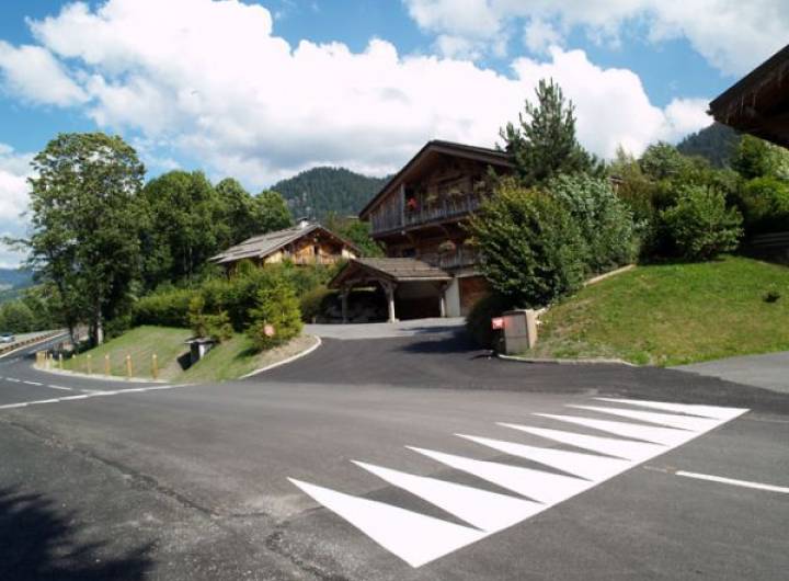 Second passage surélevé sur la route de l'Arly