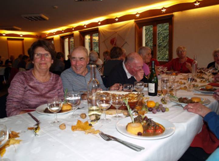 Repas des Anciens au restaurant La Source de Saint-Nicolas-la-Chapelle, le 6 novembre 2011