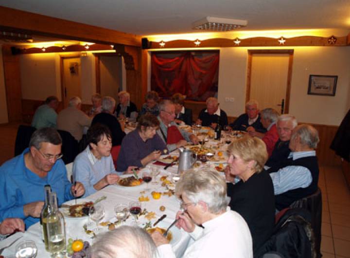 Repas des Anciens au restaurant La Source de Saint-Nicolas-la-Chapelle, le 6 novembre 2011