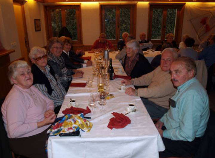 Repas des Anciens au restaurant La Source de Saint-Nicolas-la-Chapelle, le 6 novembre 2011