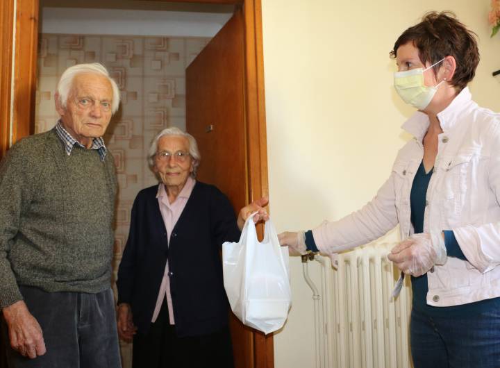 Le service du portage des repas à domicile a été lancé à Praz en 2010. Il était porté par le CCAS et assuré par l’ADMR.