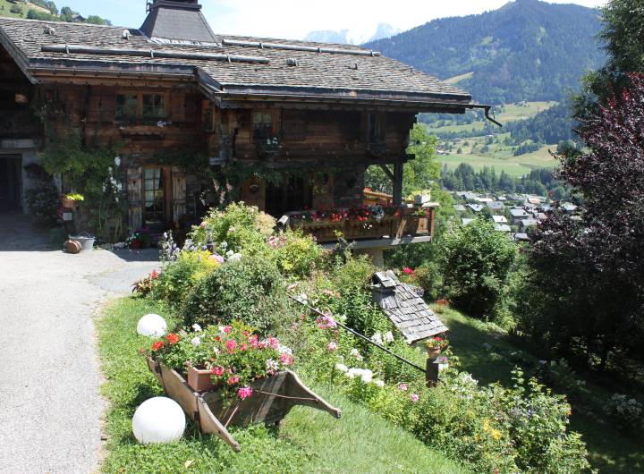 Concours des maisons fleuries 2023 : catégorie &quot;Chalet avec potager&quot; - Solange Cooke