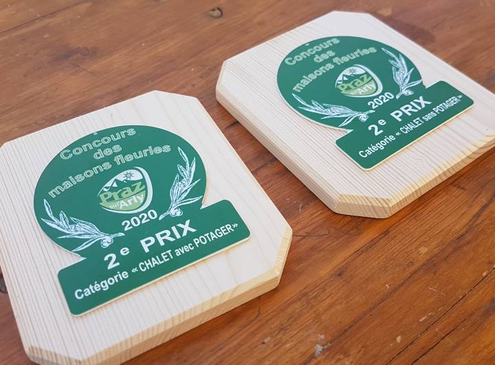 Trophées remis aux gagnants du Concours des Maisons Fleuries