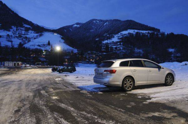 Parking des Varins éclairé