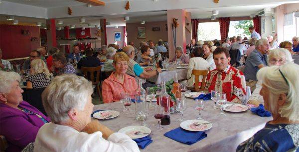 Repas des anciens organisé au centre de vacances ULVF des Essertets de septembre 2019 - Sylvie Bessy
