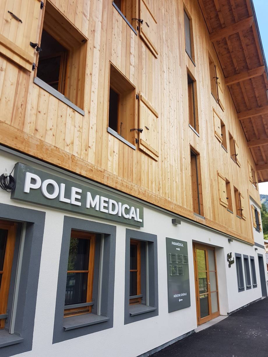 Façade du pôle médical le 25 juin 2021