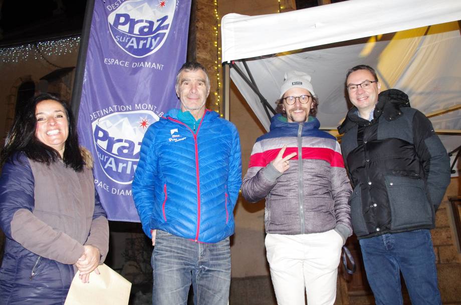 Signature de la convention « Sportif de haut niveau » par Antonin Chiberches, homme originaire de Praz dont le papa était directeur du centre de vacances ULVF Les Essertets © Sylvie Bessy