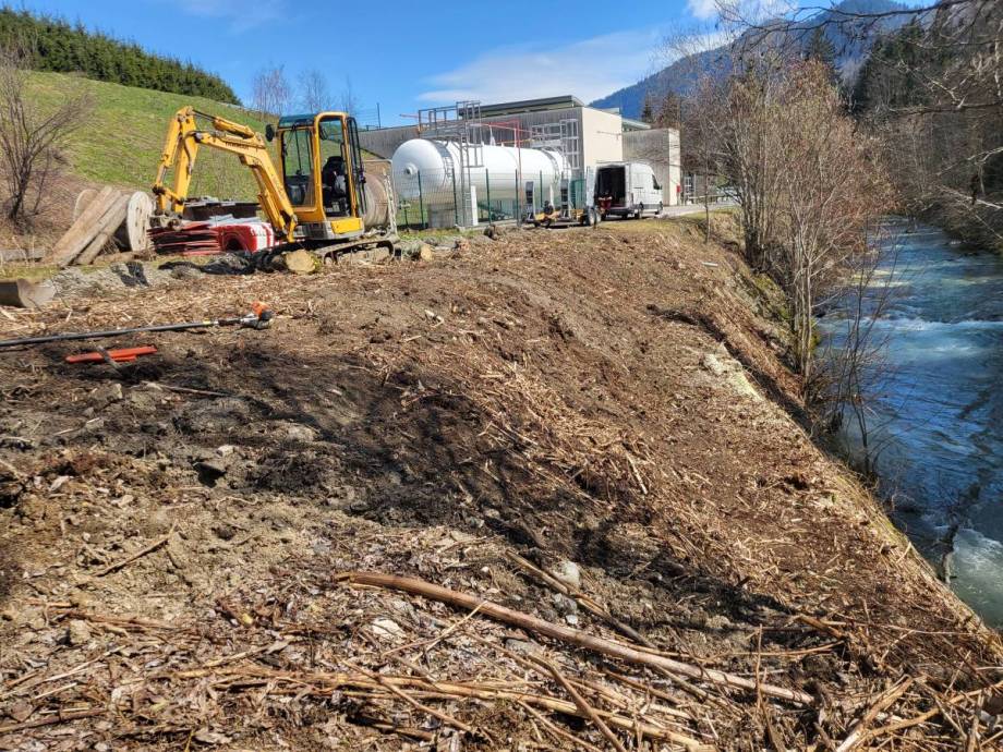 Lutte contre la renouée du Japon à la Step de Praz-sur-Arly - Pierre Bessy