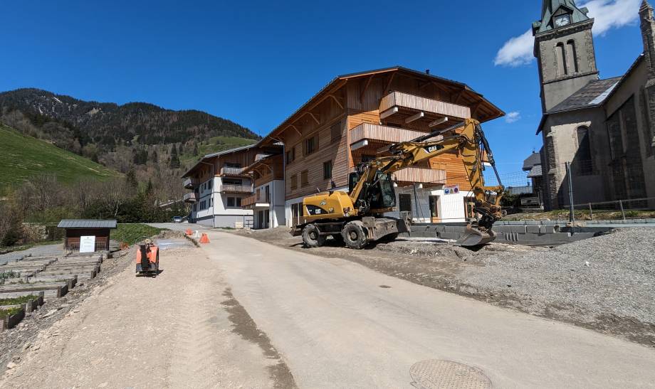 Futur centre-village piétonnier : route du Nant du Praz en avril 2024 - Marie-Anaïs Lien