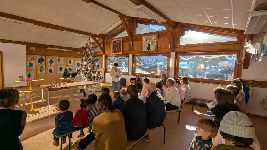 Célébration de Noël à l'école maternelle le 12/12/2025 - Marie-Anaïs Lien