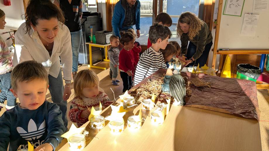 Célébration de Noël à l'école maternelle le 12/12/2025 - Marie-Anaïs Lien