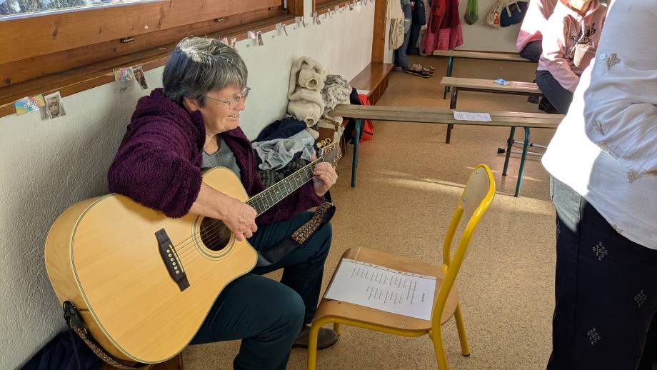 Célébration de Noël à l'école maternelle le 12/12/2025 - Marie-Anaïs Lien
