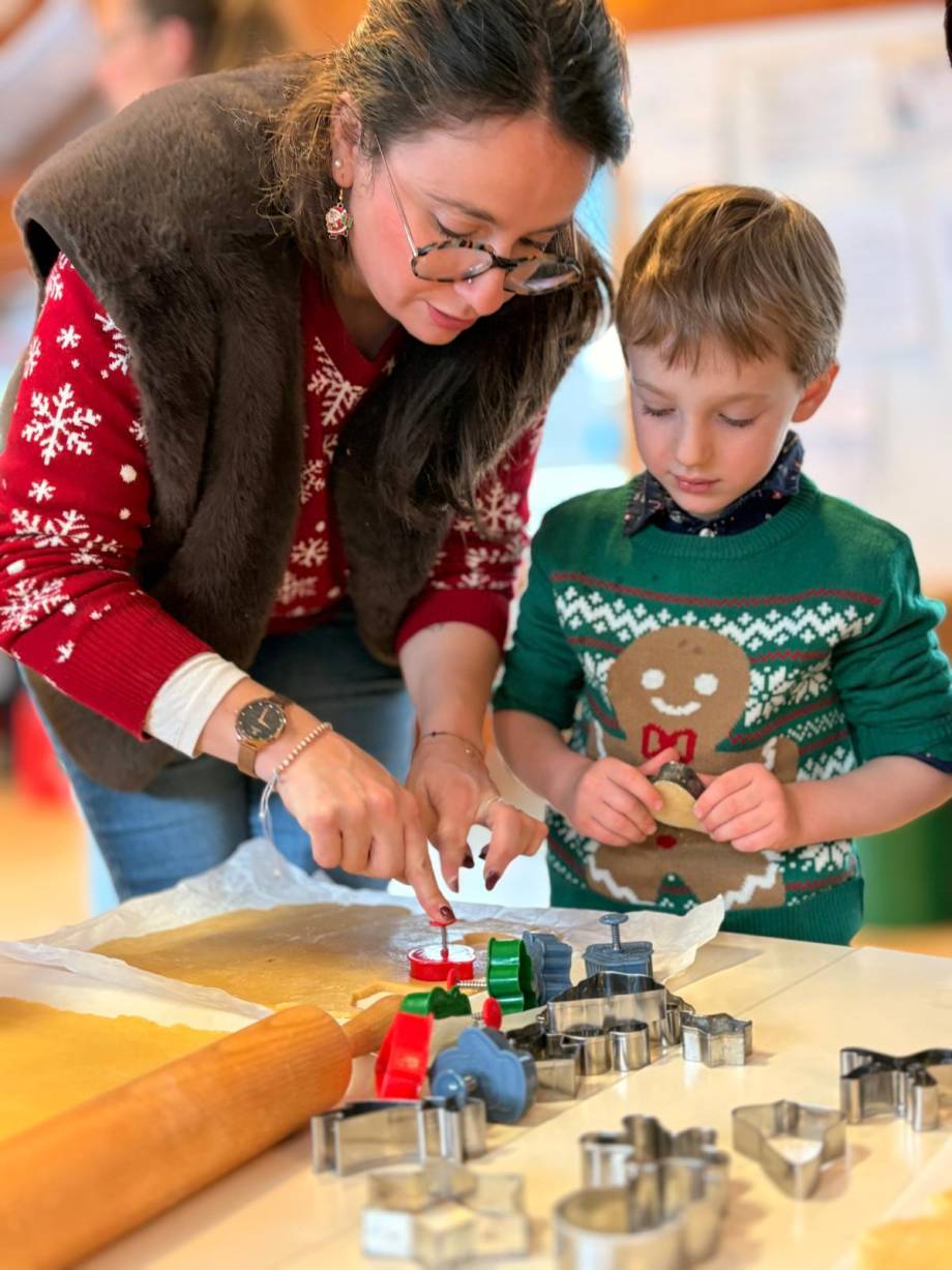 Atelier de confection de sablés à l'école maternelle le 15/12/2025 - Charlotte Groshenry Gandolfo