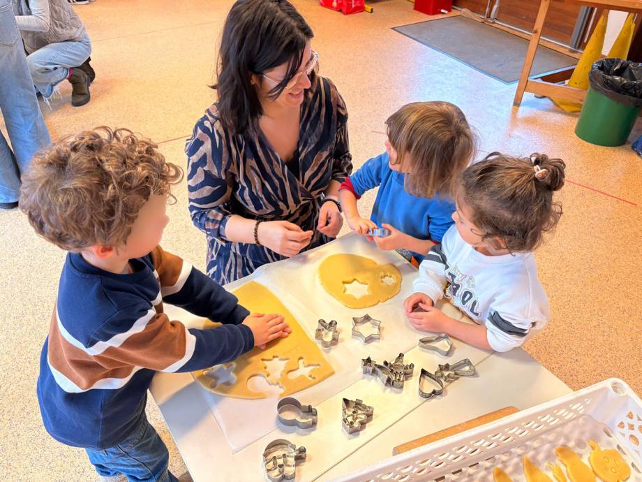 Atelier de confection de sablés à l'école maternelle le 15/12/2025 - Charlotte Groshenry Gandolfo