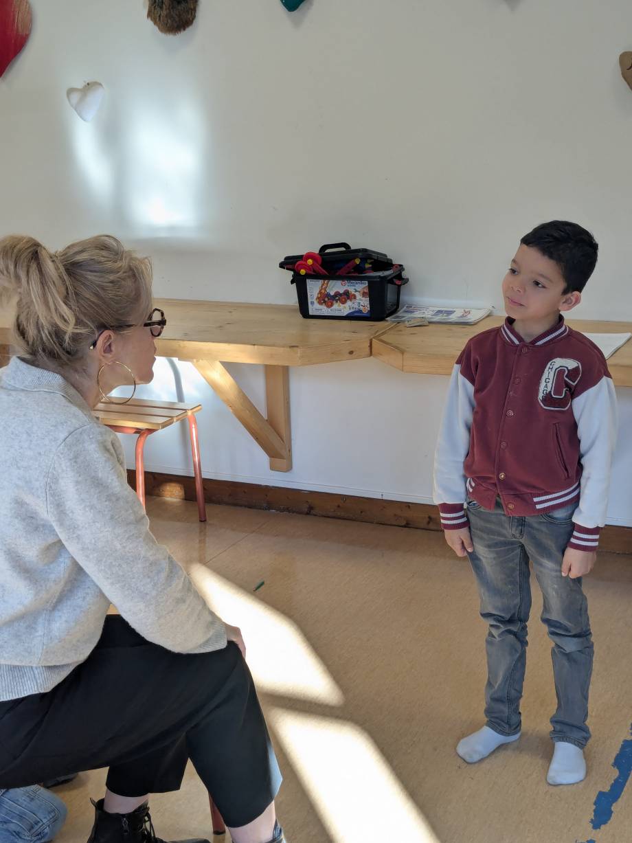 6e séance de théâtre sur 10 avec Barbara Banos le 26/02/2026 - créneau des CE1/CM1 - Marie-Anaïs Lien