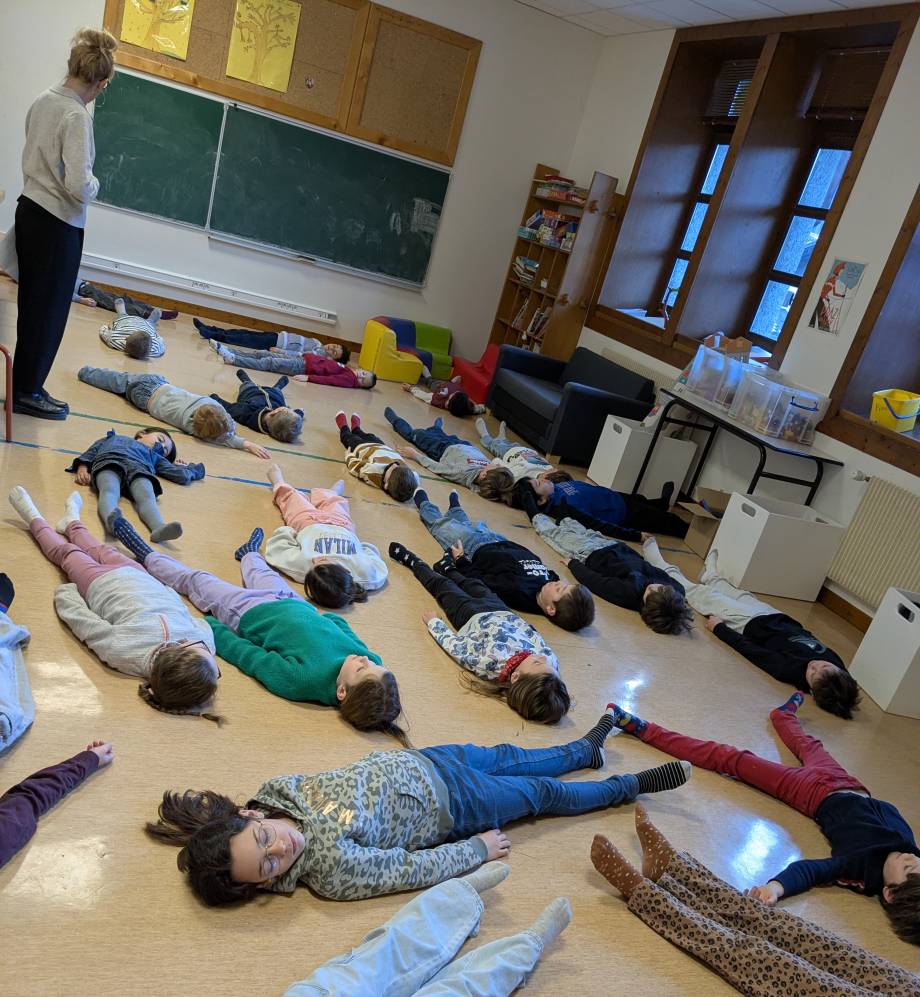 6e séance de théâtre sur 10 avec Barbara Banos le 26/02/2026 - créneau des CE1/CM1 - Marie-Anaïs Lien
