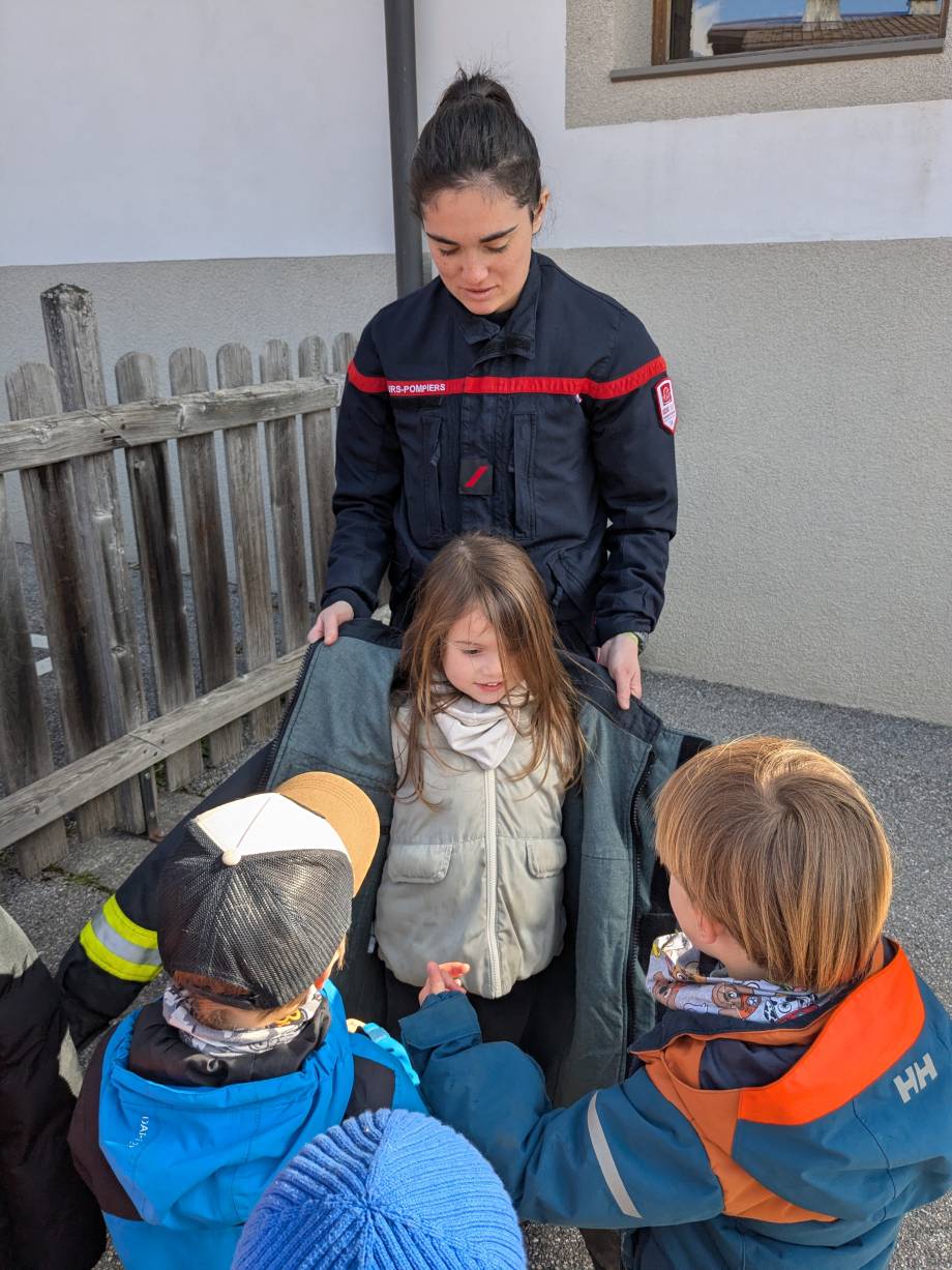 Intervention des pompiers à l'école maternelle Saint-Joseph de Praz-sur-Arly le 24/03/2026 - Marie-Anaïs Lien