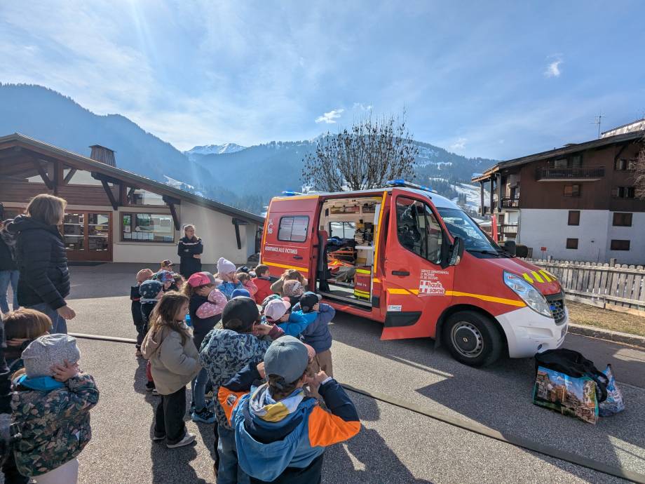 Intervention des pompiers à l'école maternelle Saint-Joseph de Praz-sur-Arly le 24/03/2026 - Marie-Anaïs Lien