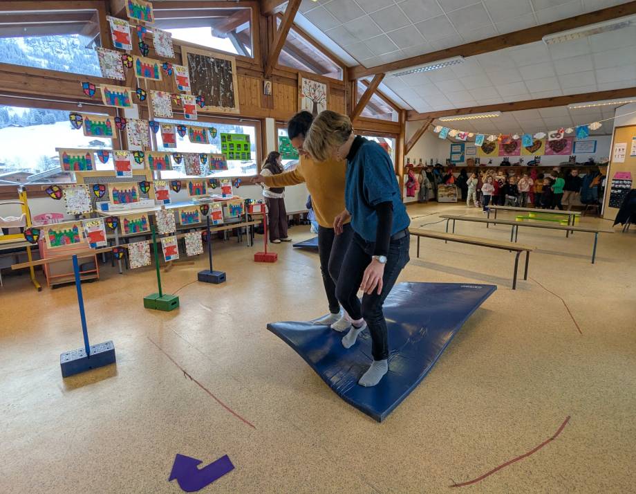 Jeux de société et activités motrices de coopération à l'école maternelle Saint-Joseph de Praz-sur-Arly le 26/03/2026 - Marie-Anaïs Lien