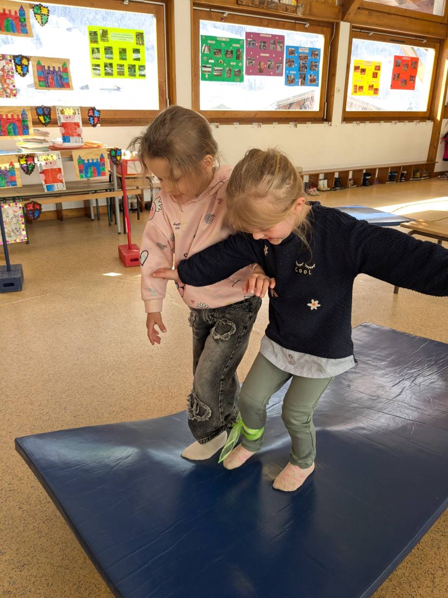 Jeux de société et activités motrices de coopération à l'école maternelle Saint-Joseph de Praz-sur-Arly le 26/03/2026 - Marie-Anaïs Lien