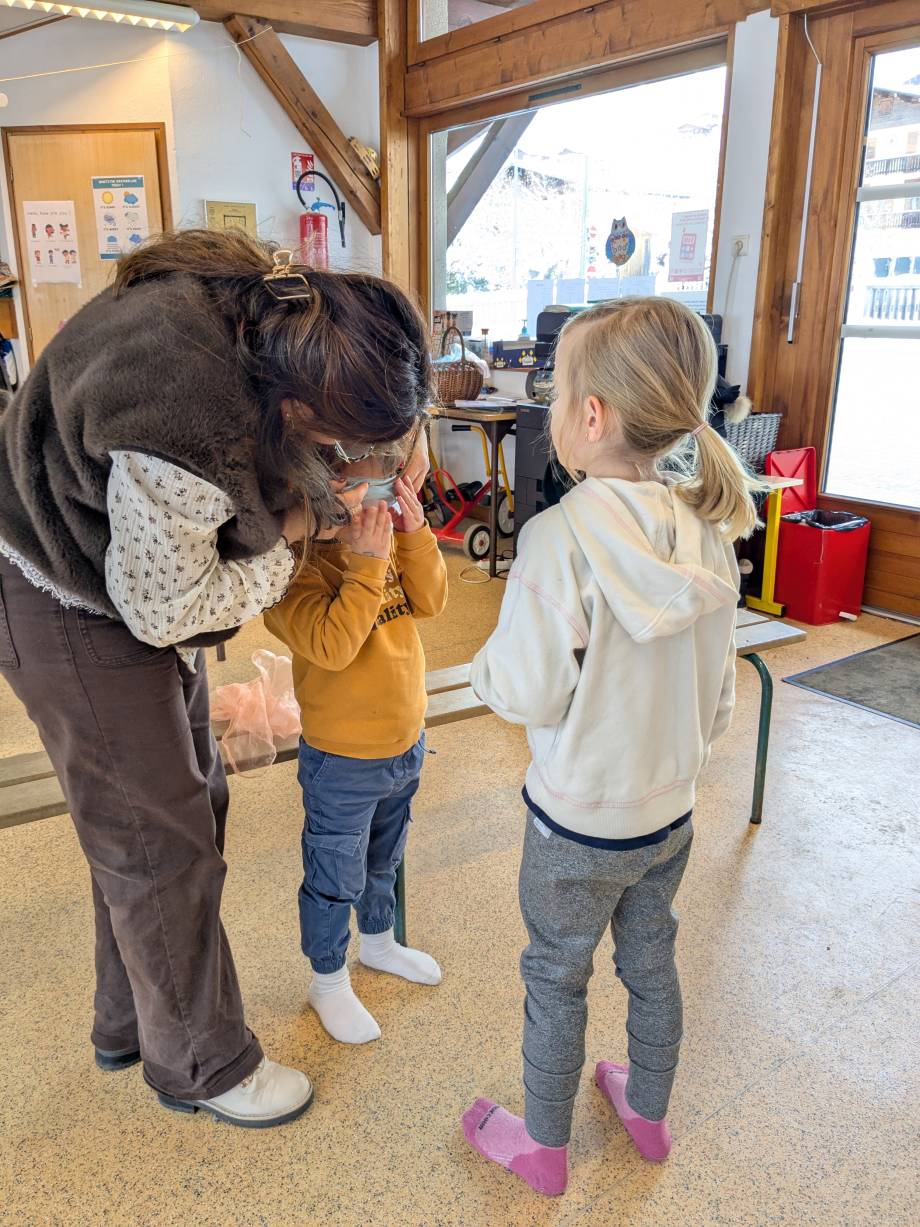Jeux de société et activités motrices de coopération à l'école maternelle Saint-Joseph de Praz-sur-Arly le 26/03/2026 - Marie-Anaïs Lien