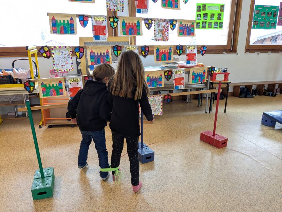 Jeux de société et activités motrices de coopération à l'école maternelle Saint-Joseph de Praz-sur-Arly le 26/03/2026 - Marie-Anaïs Lien