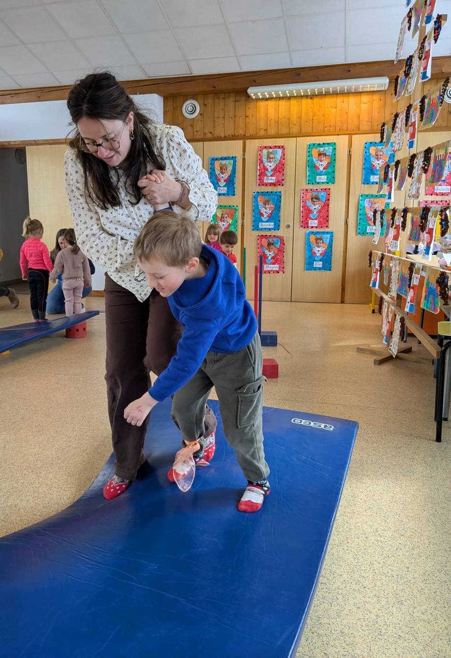 Jeux de société et activités motrices de coopération à l'école maternelle Saint-Joseph de Praz-sur-Arly le 26/03/2026 - Marie-Anaïs Lien