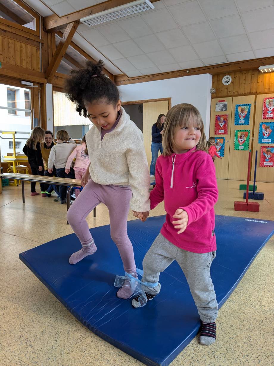 Jeux de société et activités motrices de coopération à l'école maternelle Saint-Joseph de Praz-sur-Arly le 26/03/2026 - Marie-Anaïs Lien