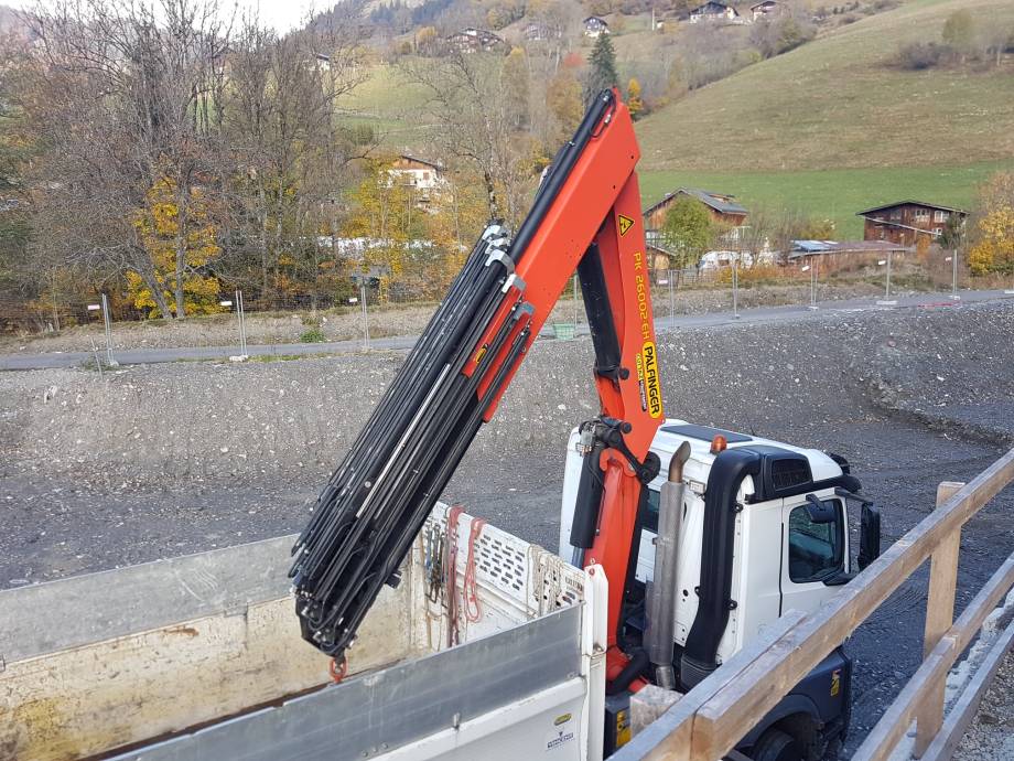 Camion de transport qui a permis d’acheminer la nacelle jusqu’à l’église