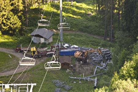 Démontage du télésiède des Tendues en juillet 2011 - Gaël Joncour