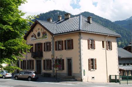 École des Éterlous le 2 septembre 2013 : nouveau toit