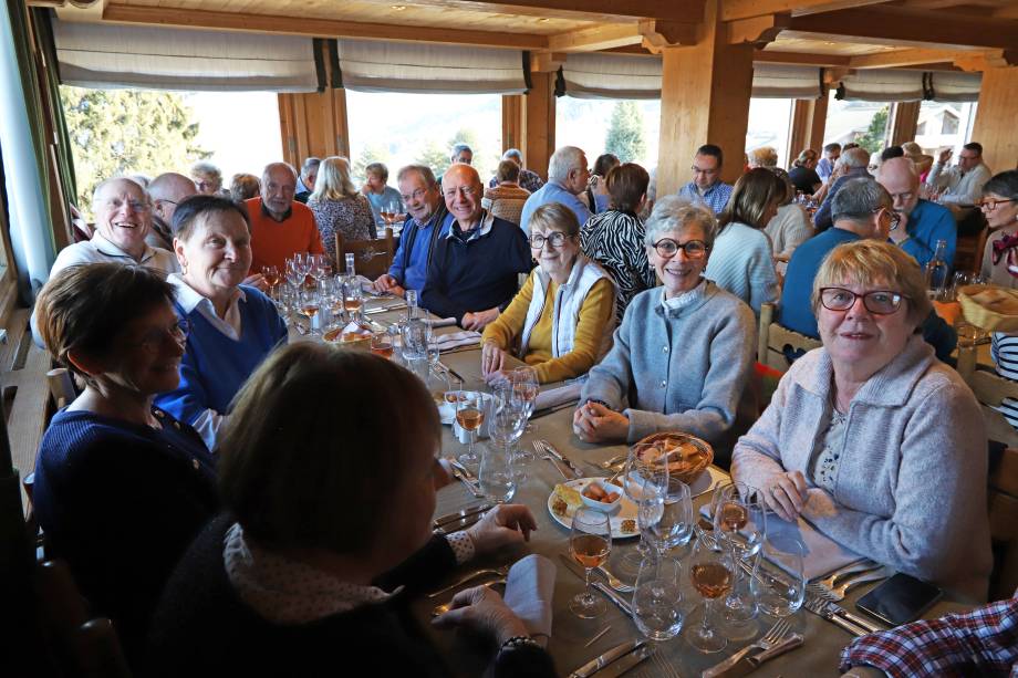 Repas entre savoyards et Bretons