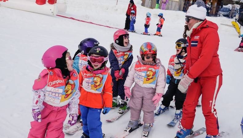 Entraînement des Piou-Piou dans le jardin d'enfants - ESF de Praz-sur-Arly
