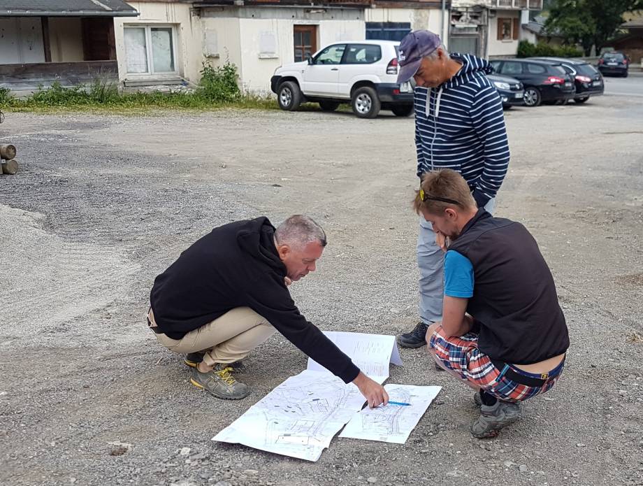 Au cours du mois, une réunion de chantier a réuni élu, agent de mairie, conducteur de travaux, bureau d’études et ouvriers pour déterminer l’état d’avancement des travaux.